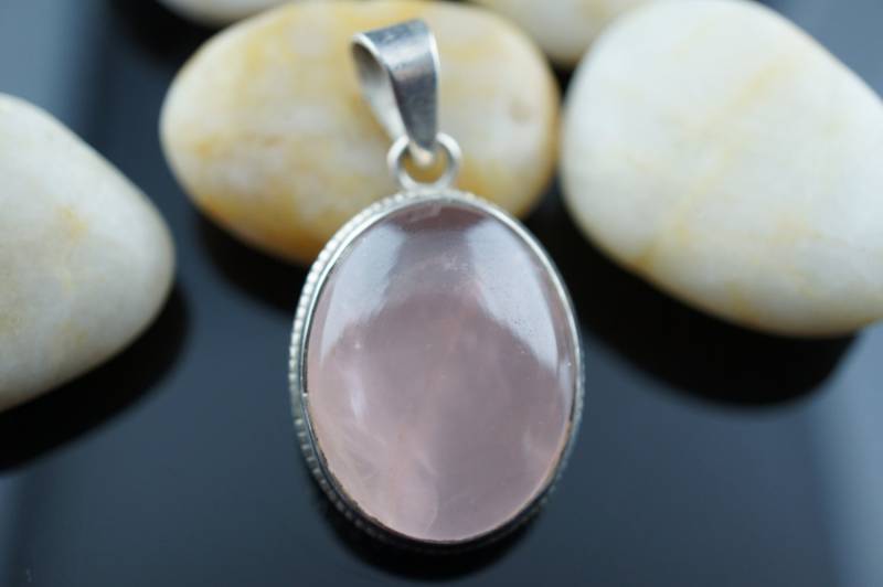 Vintage Art Deco Anhänger Sterling Silber Rosenquarz Rosa Edelstein Hochzeit Schmuck Circa Minimalistisch Modernist Anmutig D136 von LOVNTG