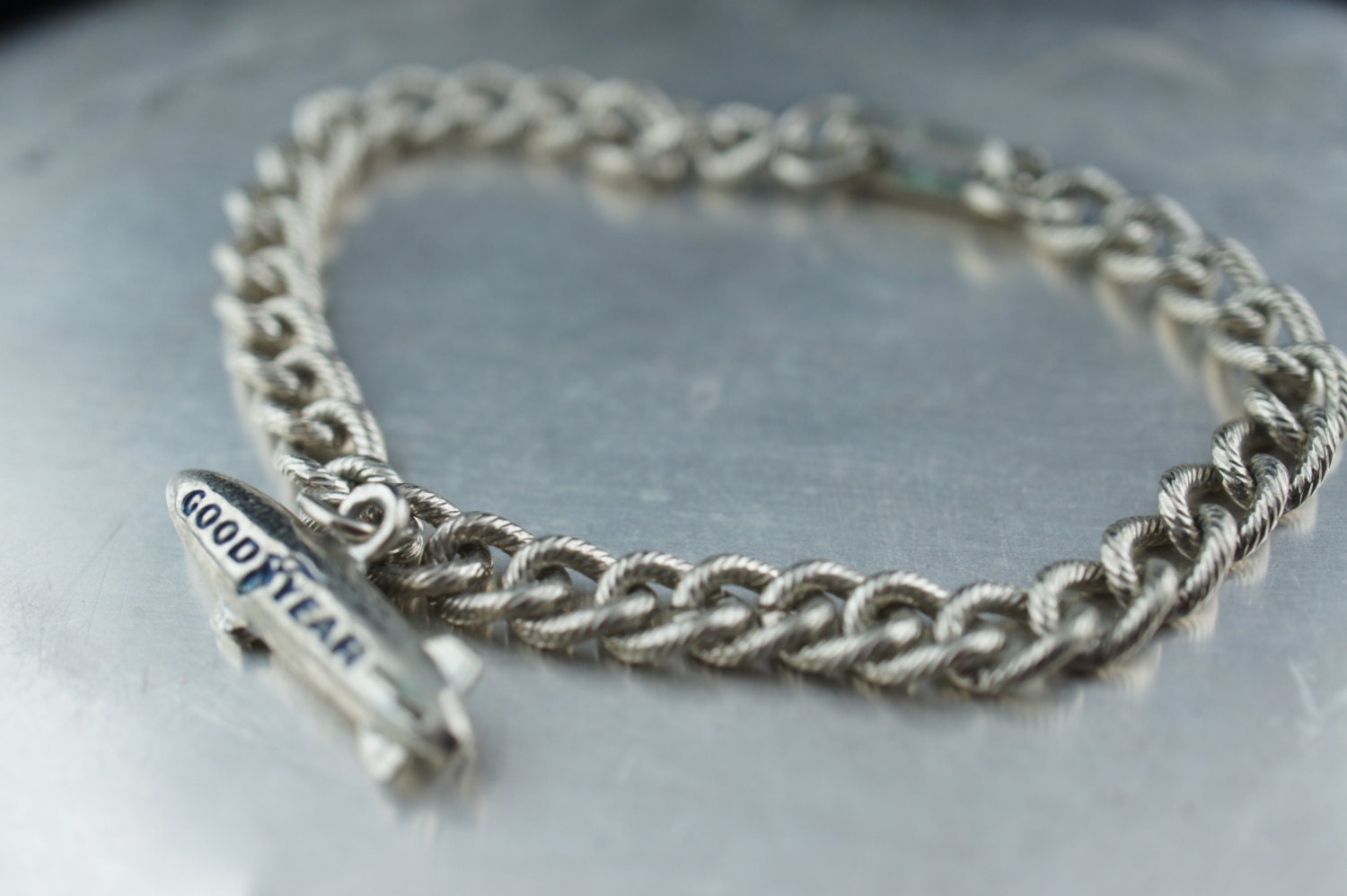 Vintage Art Deco Armband Silberfarben Kette Brscelet Glieder Verstellbar 7'' Ring Im Good Year Charm Unisex V026 von LOVNTG