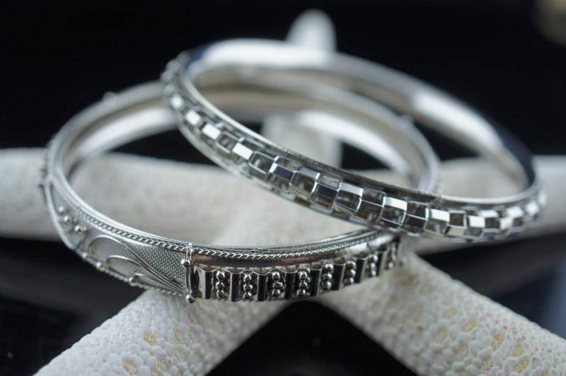 Vintage Art Deco Armreifen Ring Armband 2Er Set Silber Schwarz Ton Netz Geschenk Für Sie 2 3/4'' Durchmesser Schmaler Armreif Kleid Aa8 von LOVNTG