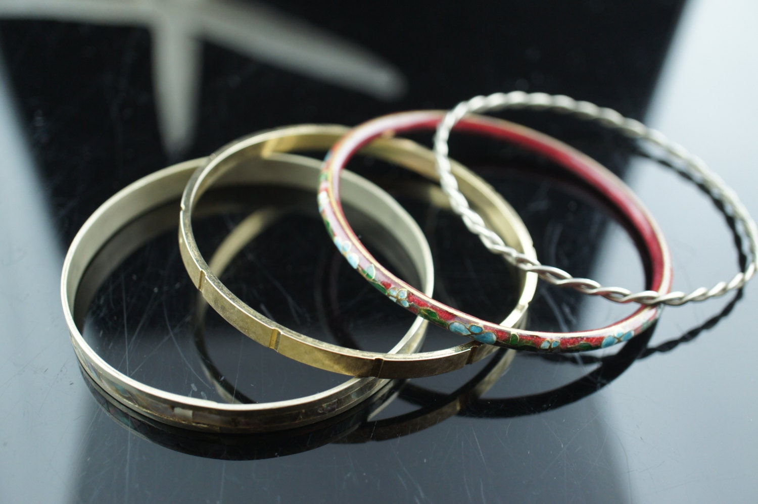 Vintage Art Deco Armreifen Ring Armband 4Er Set Silber Ton Gold Geschenk Für Sie/stempeln Breit Schmal Armreif Kleid V049 von LOVNTG