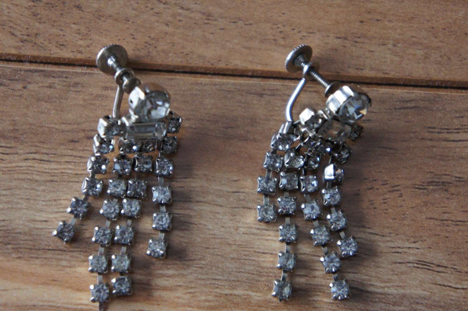 Vintage Blume Schraube Zurück, Diamante Kristall, Super Sparkly Hochzeit Cz Strass Aurora Borealis Tropfen Ohrringe E-020 von LOVNTG