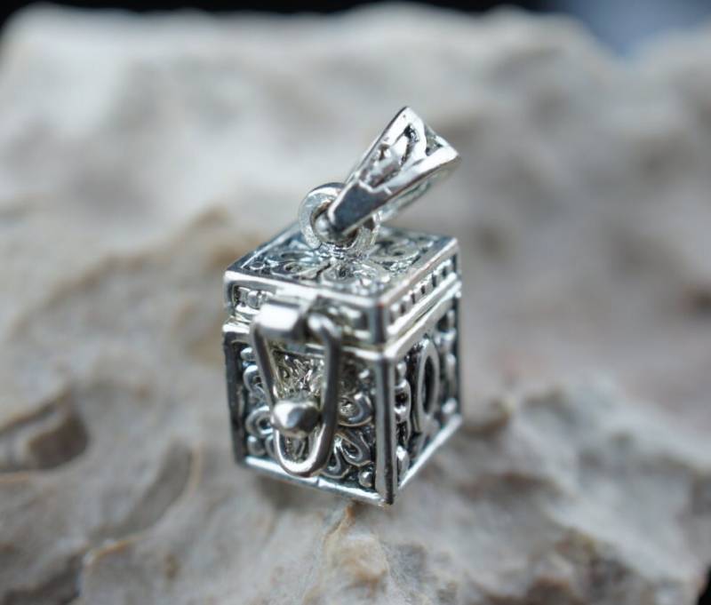 Vintage Designer Silber Gebetsbox Anhänger Charm Offenes Top Rund Minimalistisch Q112 von LOVNTG
