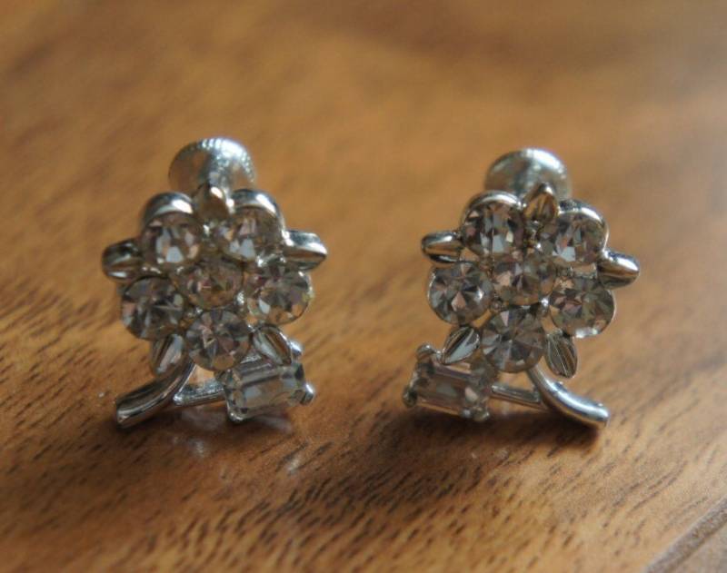 Vintage Jewlry Ohrringe Clip Auf Screw Back Designer Lisner Cz Strasssteine Signiert Sammlerstück E -040 von LOVNTG