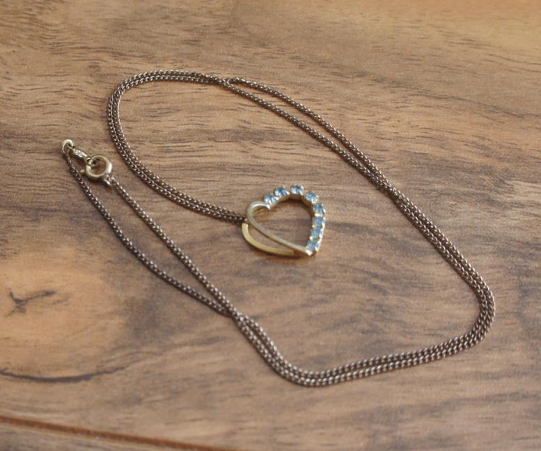 Vintage Kette Mit Zarten Blauen Cz Strass Anhänger, 12K Gf Kristall Anhänger Halskette W-035 von LOVNTG