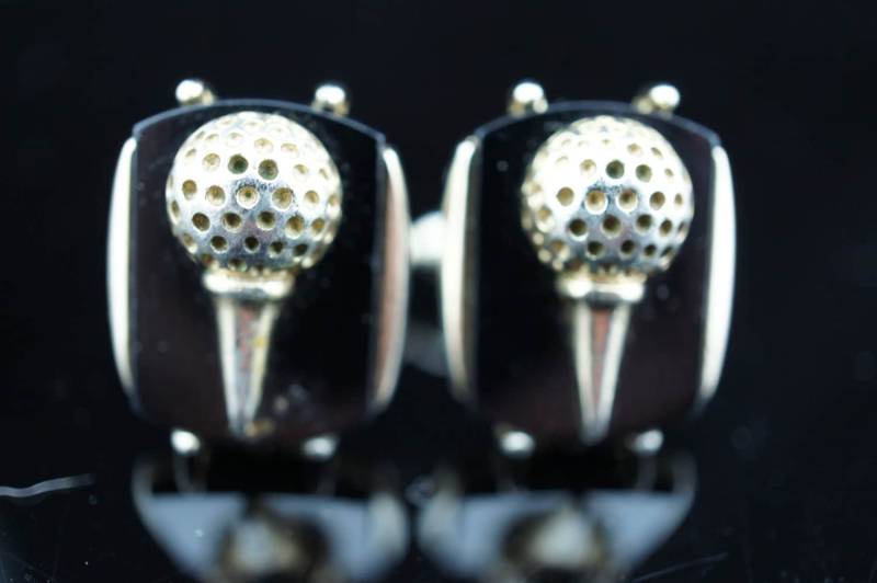 Vintage Männer 1930Er Swank Gold Und Schwarz Celluloid Manschettenknöpfe Art Deco Schmuck Circa Golf Ball Modernist Anmutig Schwarzer Onyx U114 von LOVNTG