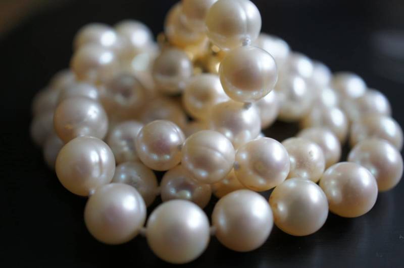 Vintage Perlenkette Rund Weiß Farbe Perlen Chocker Und Armband Set M-061 von LOVNTG