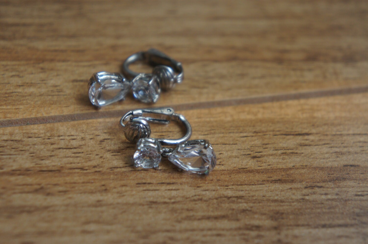 Vintage Schmuck, Ohrringe, Clip On Sterling Silber 925 Aurora Borealis Weiß R-033 von LOVNTG