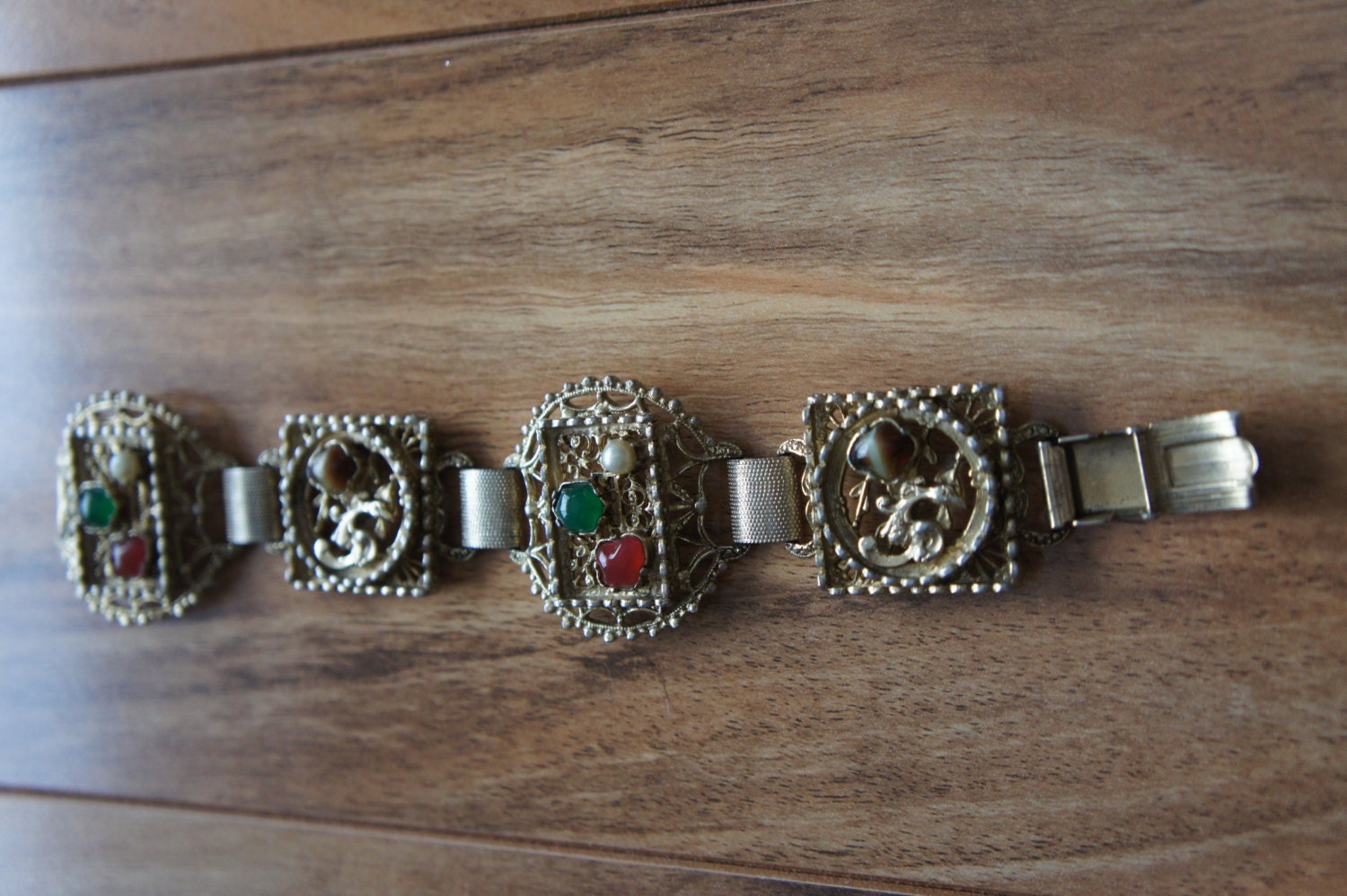 Vintage Schmuck Armband Link Natur Stons Perle Gold Grün E-027 von LOVNTG