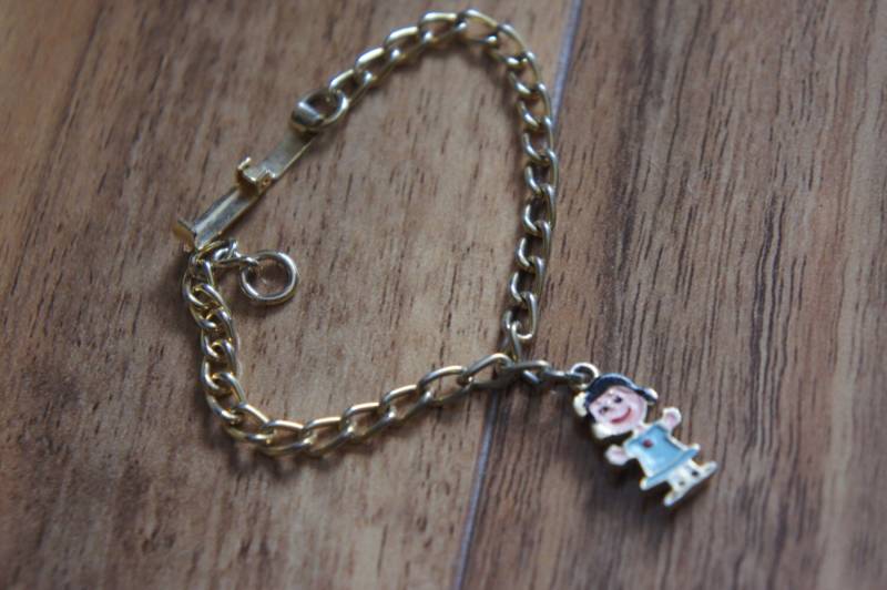 Vintage Schmuck Armband Mit Charm Gerl Signiert Groß Charme W-180 von LOVNTG