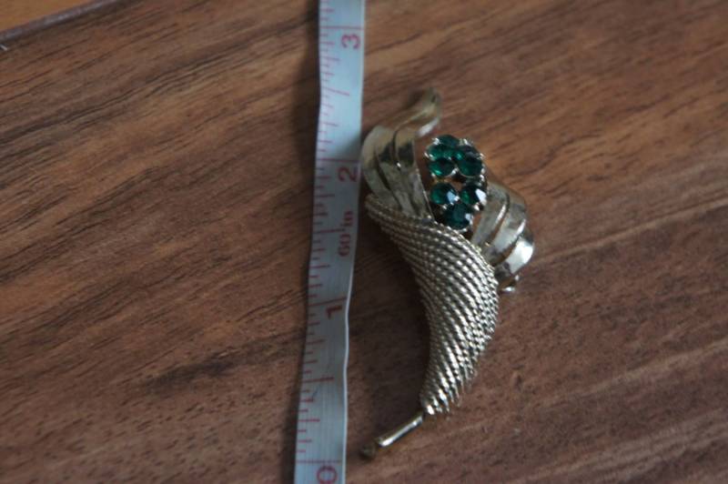 Vintage Schmuck Brosche Pin Blume Gold Strasssteine Cz Bouquet W-184 von LOVNTG