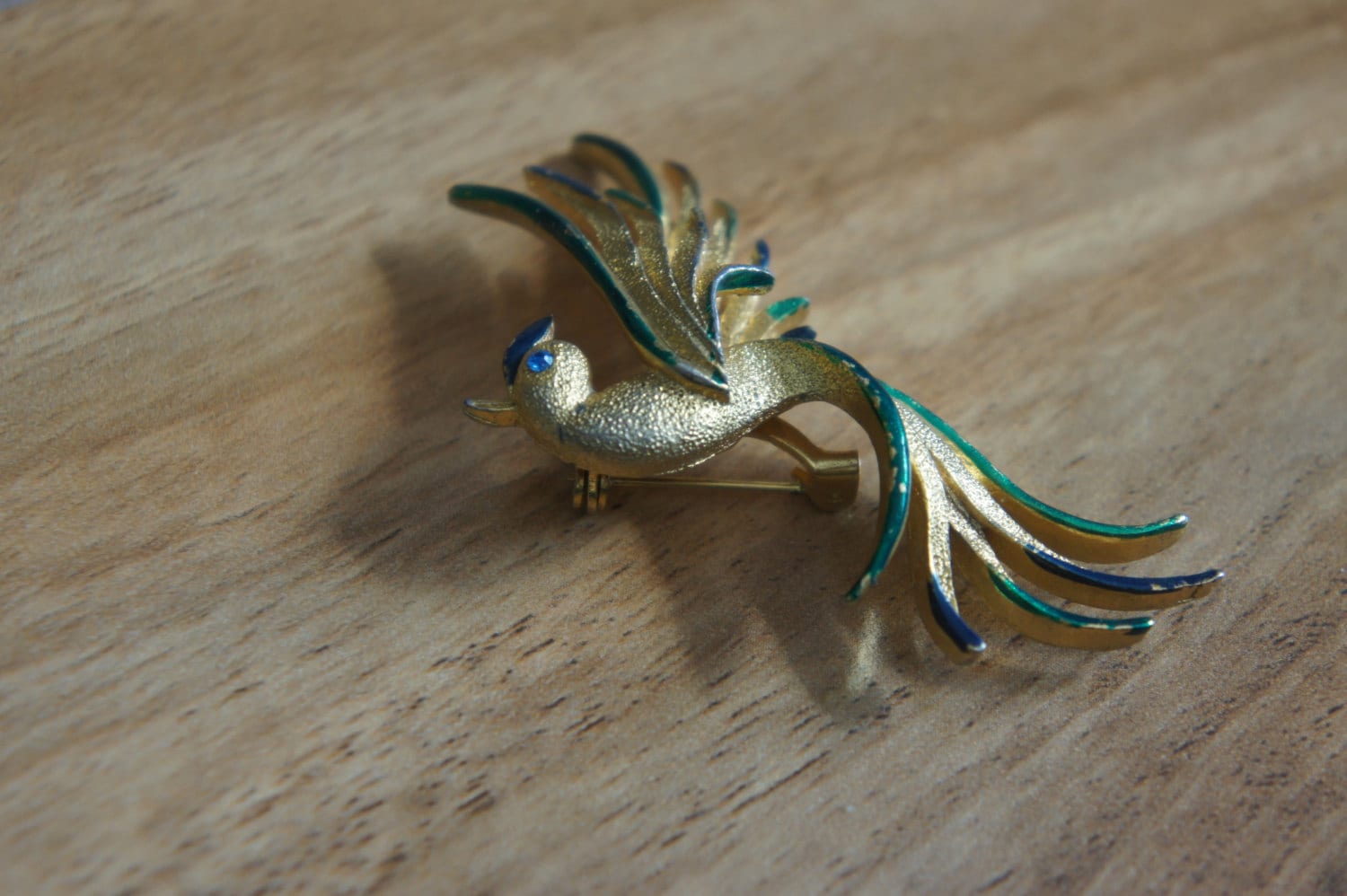 Vintage Schmuck Brosche Pin Signiert Design Birdie Gold Schön W-094 von LOVNTG
