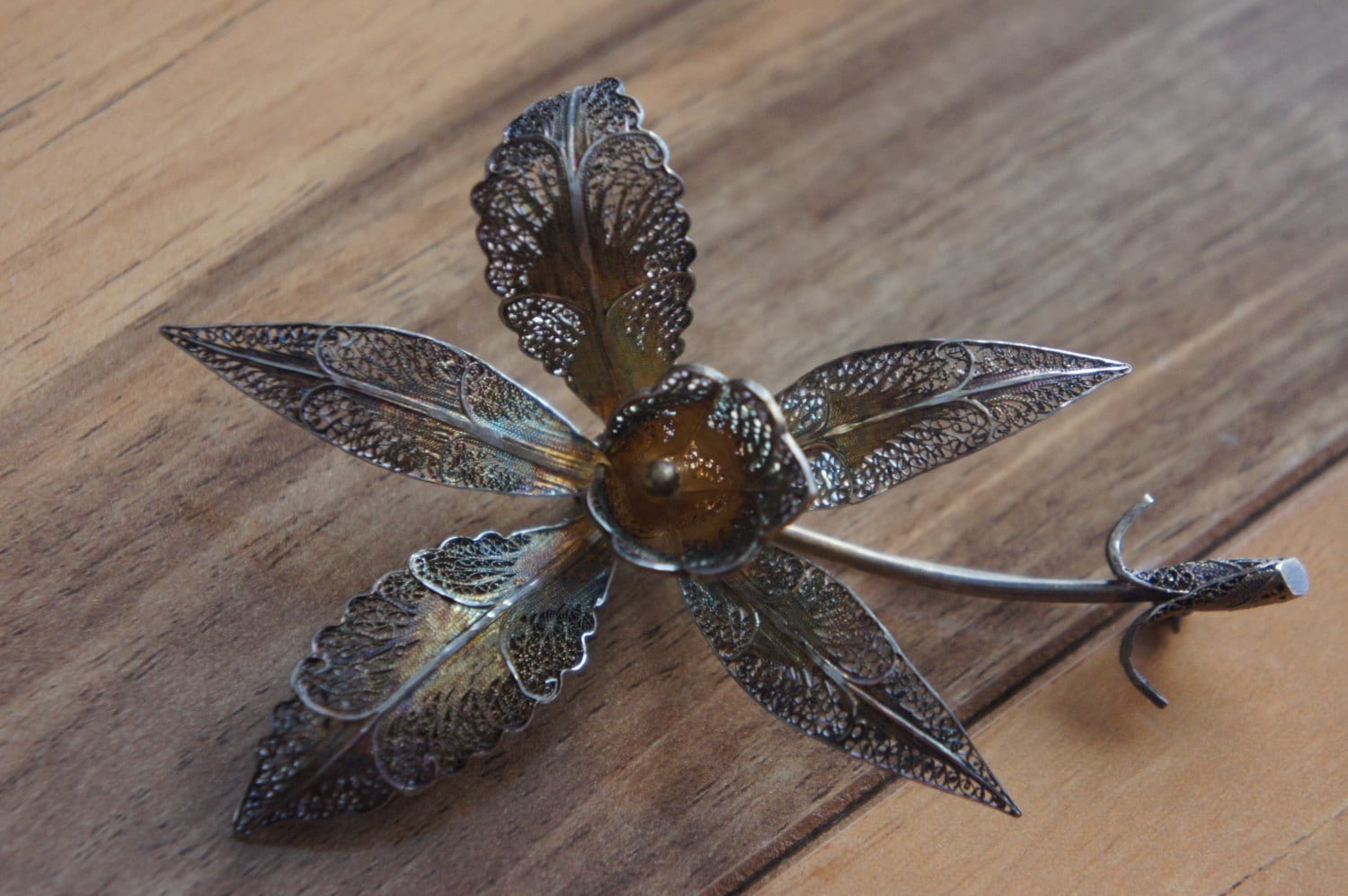 Vintage Schmuck Brosche Pin Sterlingsilber 925 Filigrane Blumen Lilium Lilie Markenzeichen; Durchbrochene Cr Signiert E-125 von LOVNTG