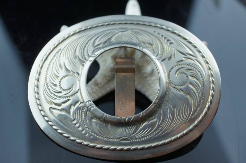 Vintage Schmuck Gürtelschnalle Silber Ton Gehämmert Design V013 von LOVNTG