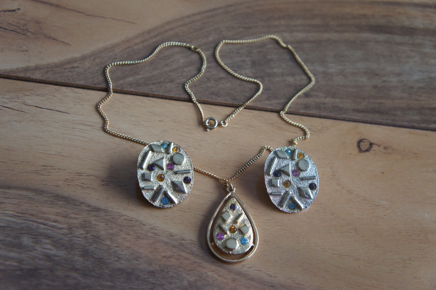 Vintage Schmuck Halskette Ohrringe Clip On Kette Anhänger Set Designer Sarah Cov E-121 von LOVNTG