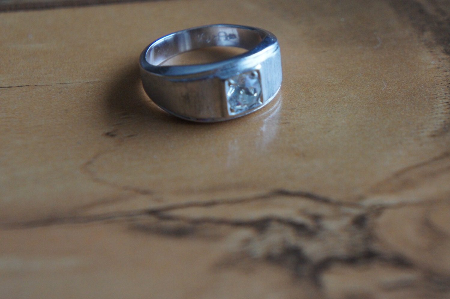 Vintage Schmuck Ring Designer Signiert U C Hallmarks Weißgold Filled Zirkonia Big E-119 von LOVNTG