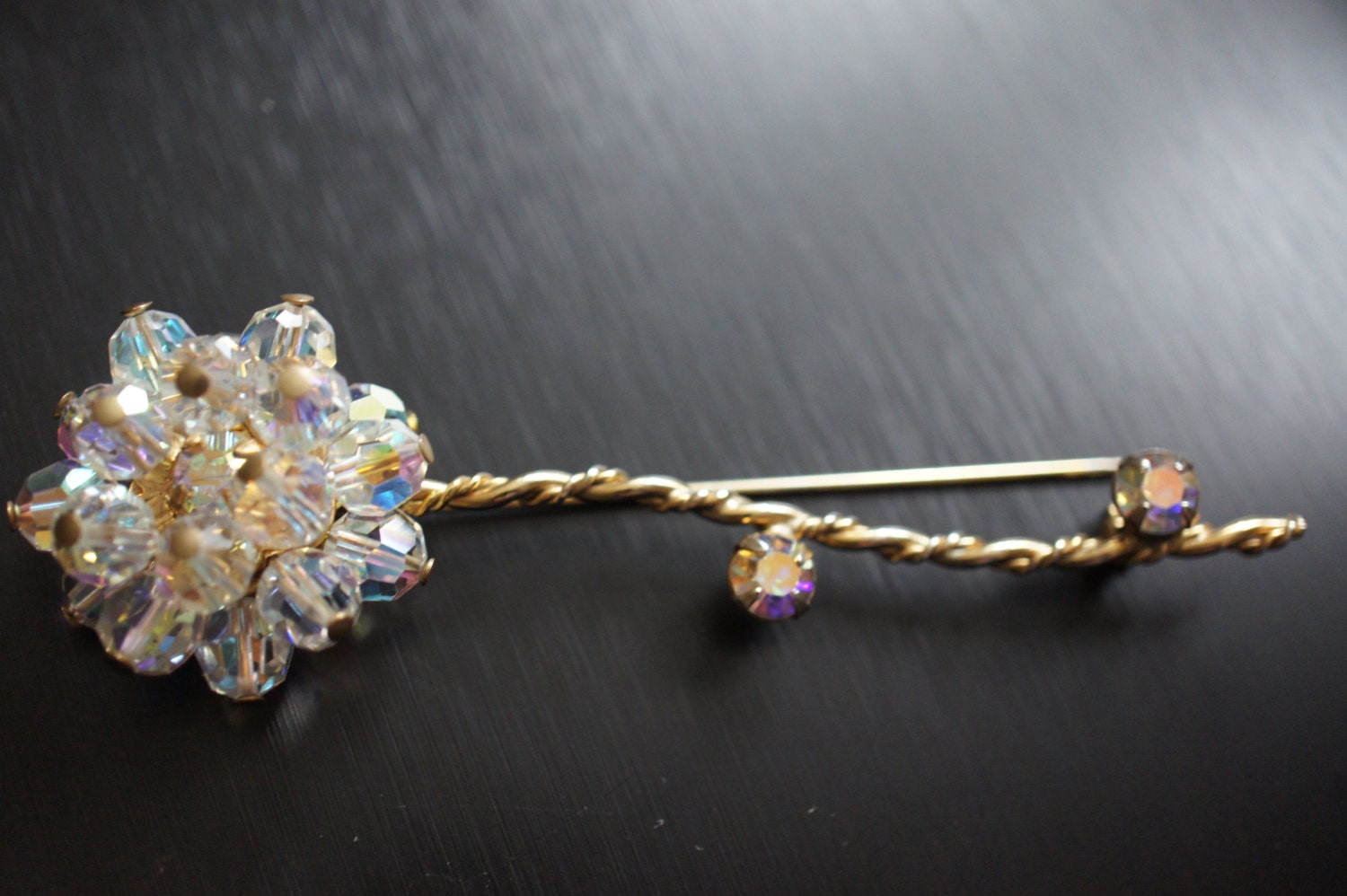 Vintage Schmuck Victorian Golden Gold Ton Blumen Form Pin Brosche Wunderschön Detailliert M-082 von LOVNTG