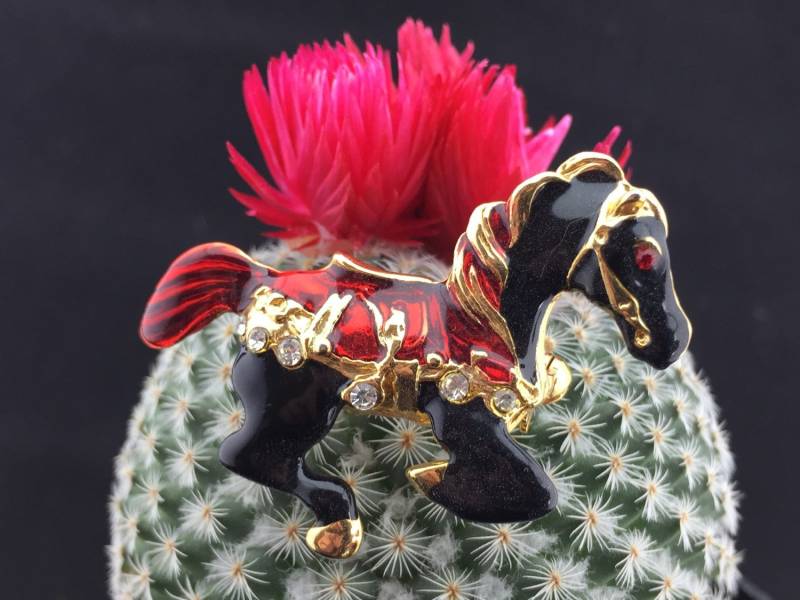 Vintage Schmuck Victorian Golden Gold Ton Mit Cz Steinen Stunden Haustier Tier Rote Augen Pin Brosche Wunderschön Detaillierte T-024 von LOVNTG