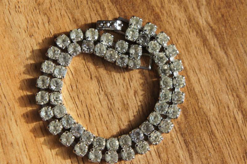 Vintage Strass Armband, Kristall, Super Weite 3/8"& Hollywood Queen O-0095 von LOVNTG