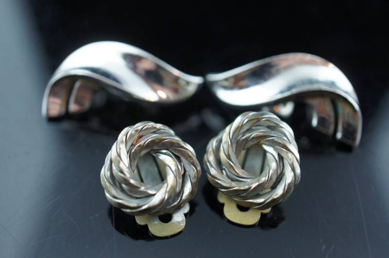 Vintage Trifari Silber Blätter Kranz 2Er Set Cocktail Ohrringe Art Deco Schmuck Clip Auf Circa Minimalistisch A087 von LOVNTG