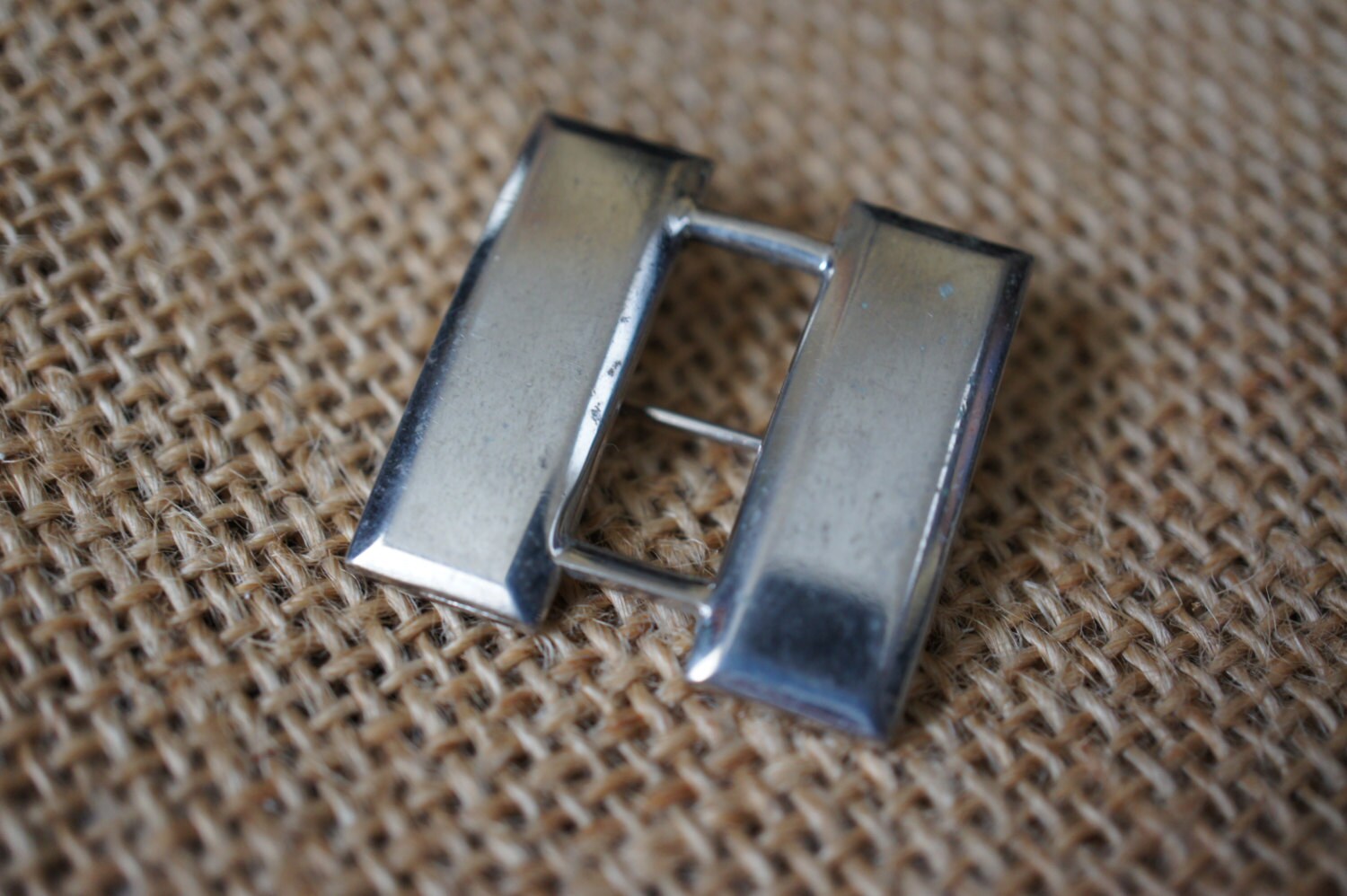 Ww 2 Us-Armee Kapitän Brosche Pin Vintage Sterling Silber 925 Platte Platz Handgefertigte Hand Gebogen P-072 von LOVNTG