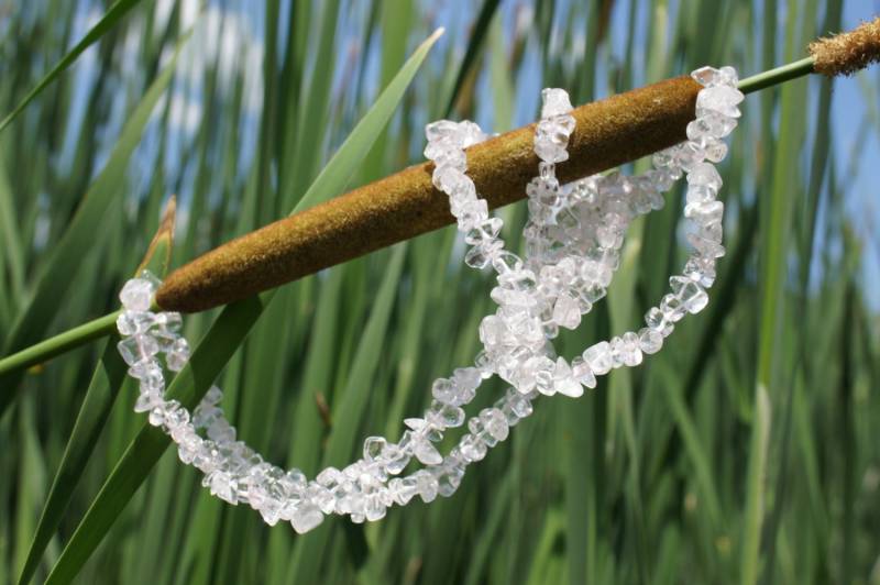 Zirka Crystal Rose Rosa Alabaster Quarz Edelsteine Natürliche Halskette Art Nouveau Modernist Chunky Chip Perlen T-040 von LOVNTG