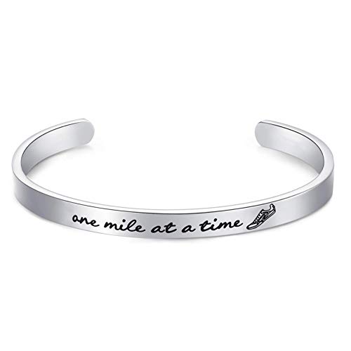 LParkin Marathon Runners Geschenk-Armband Laufschmuck Herren Damen One Mile at A Time Armband 0,6 x 15,2 cm Edelstahl poliert, M, Metall von LParkin