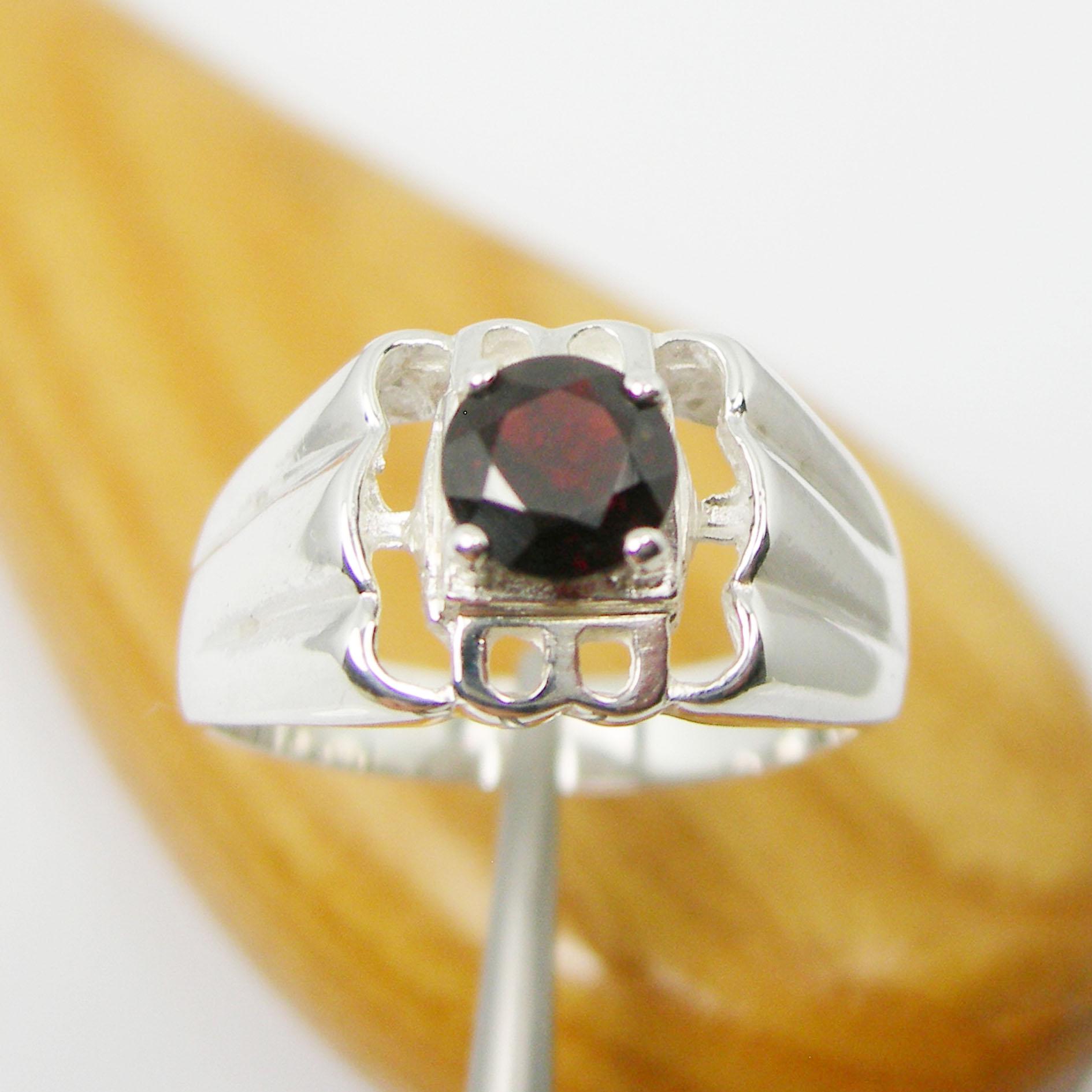 1.03 Karat Rund 6 Mm Dunkelrot Farbe Natürliche Granat Edelstein Quadrat Siegelring Männer Solitär Ring Echtes 925 Sterling Silber - R536 von LQCJewellery