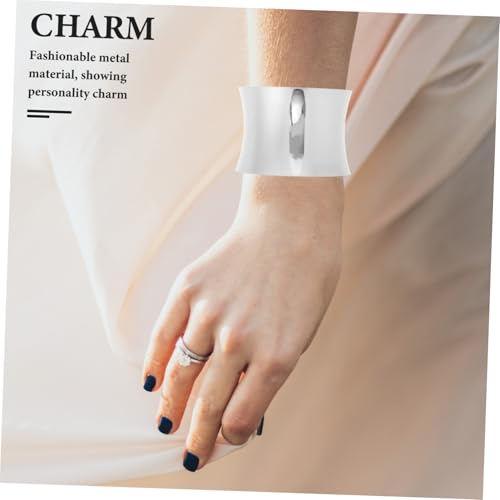 LRXIYODE Metallic Cuff Bracelet für Damen Geometrischer Punk Stil Offene Manschette Modischer Streetstyle Schmuck Statement Armreif Silber von LRXIYODE