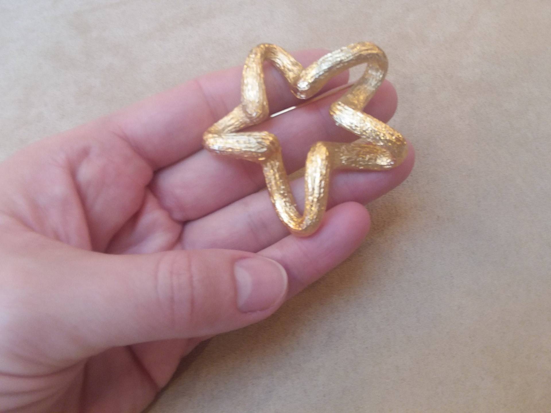 Seltene Vintage Goldfarbene Seestern Brosche, Einzigartiges Geschenk Für Sie von LSBazaar