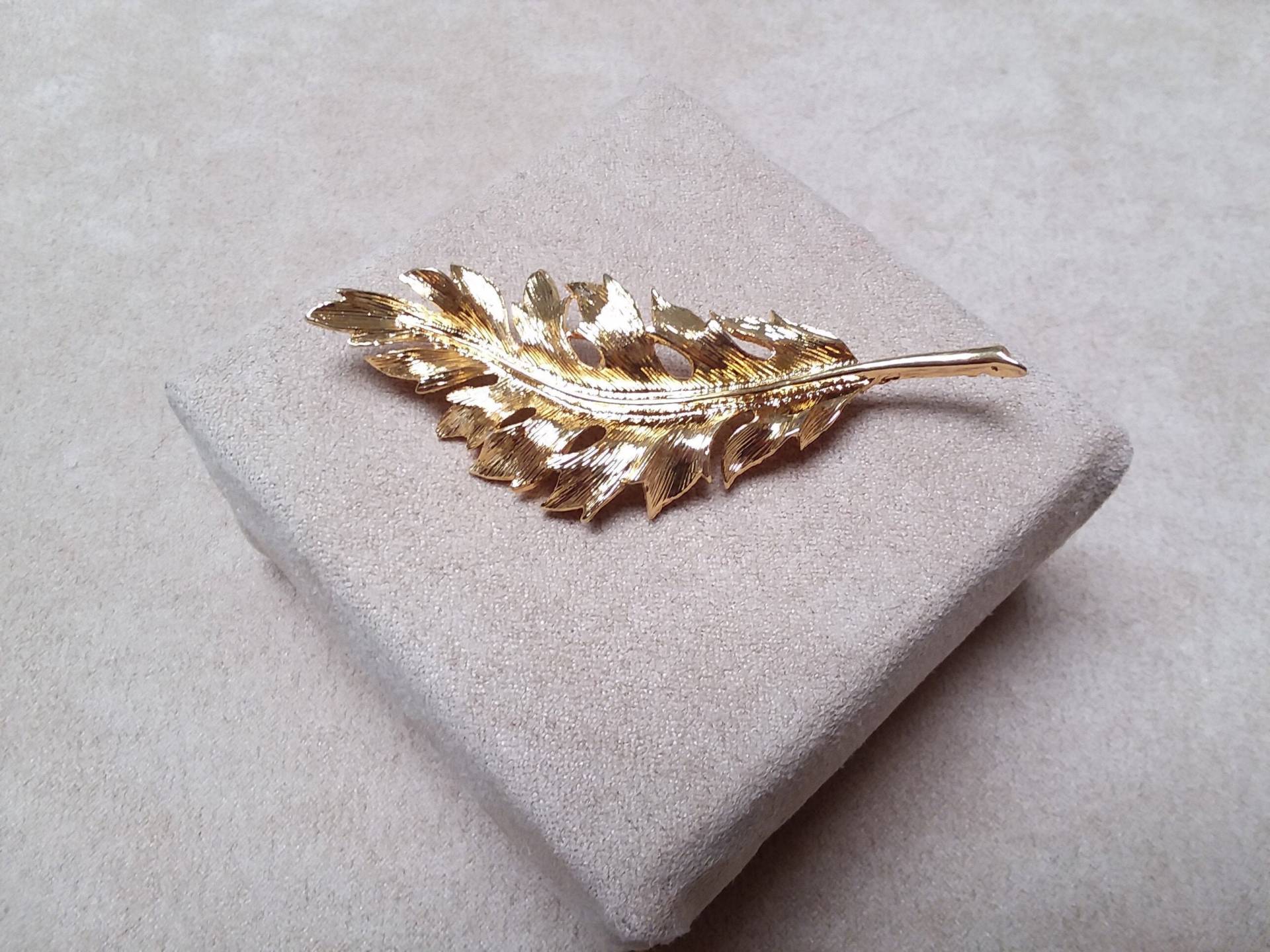 Vintage Gold Ton Blatt Brooch, Einzigartiges Geschenk Für Sie von LSBazaar