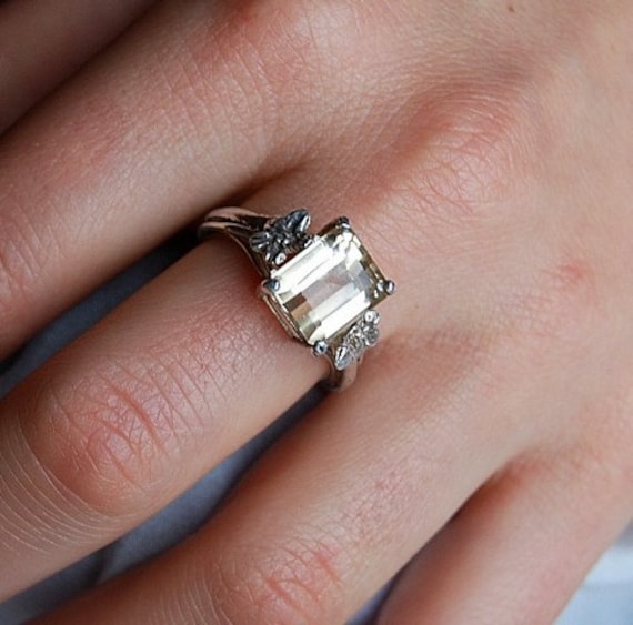 Citrin Damenring/Edelstein in Sterling Silber Emerald Cut Blume Ring Frauen Geschenk Brizil Citrin Damenring/Edelstein in Sterling Silber Emerald Cut Blume Ring Frauen Geschenk Brizil von LStellaJewelry