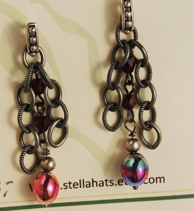 Dark Metal Kette Ohrringe Antikmetall Bunt Irisierend Irisierendes Messing Übergroße Glieder von LStellaJewelry