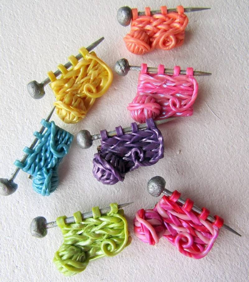 Mini Strick-/Häkelbroschen Aus Ton | Farbe Nach Wahl Auswählen von LTMarshallDesigns