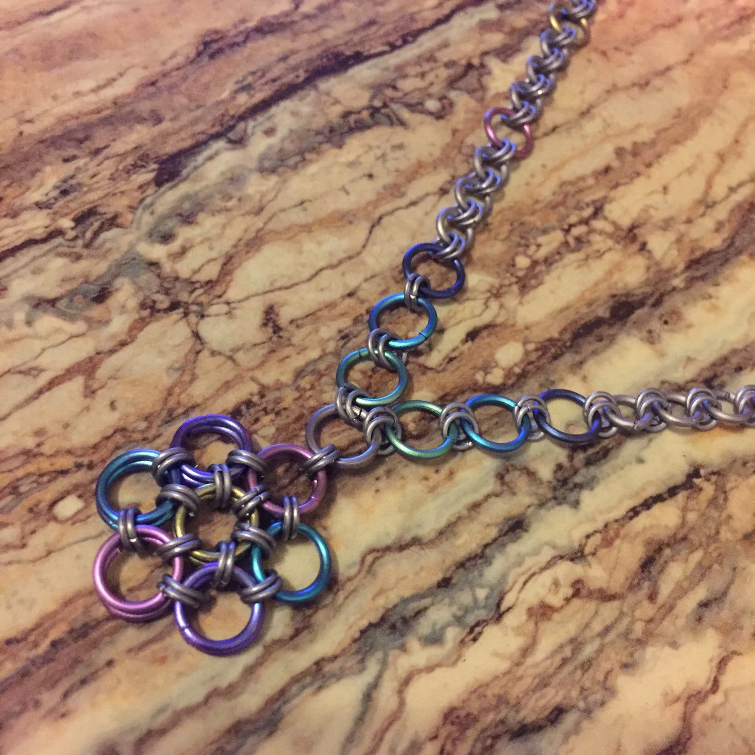 Titan Flower Chainmaille Halskette Titan Flower Chainmaille Halskette von LTsMailleOrder