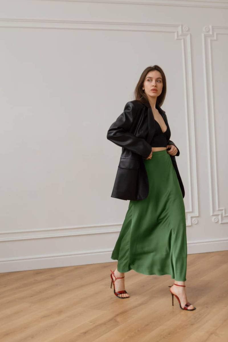 Seidenrock Oliv Maxirock Langer Rock Trendige Seide Grüner Seidenslip Eleganter Lässiger Für Den Frühling von LUBOVKAshopUA