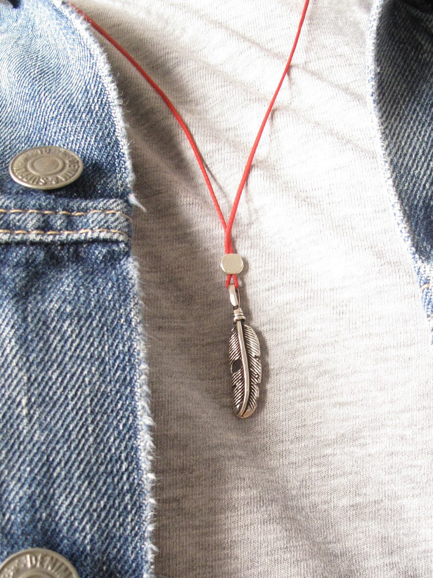 Red String 925 Sterling Silber Feder Halskette von LUCKANDSOUL