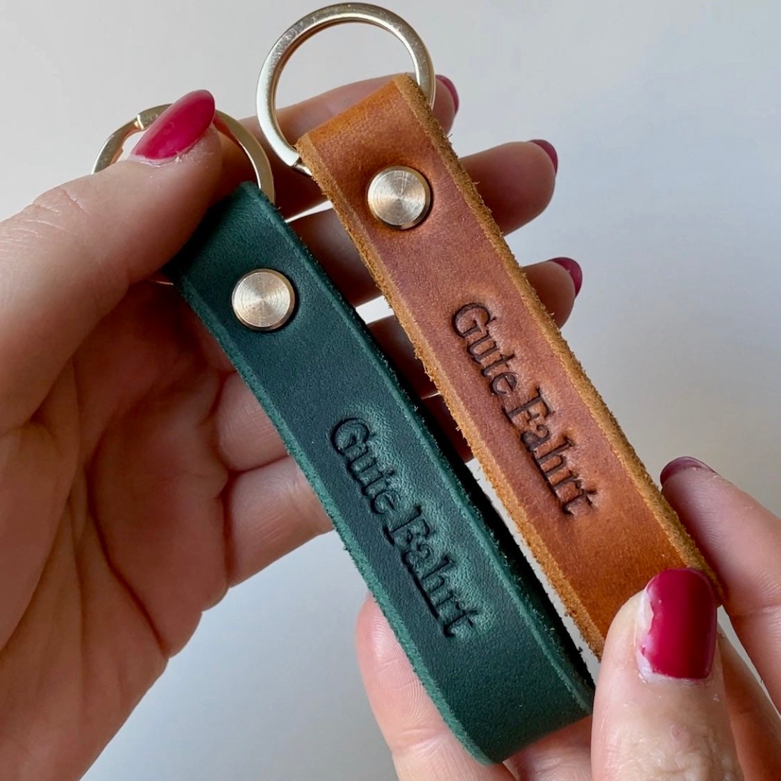 Schlüsselanhänger Aus Leder Inklusive Wunschtext Personalisiert Schlüsselanhänger Aus Leder Inklusive Wunschtext Personalisiert von LUDIHandmadeShop