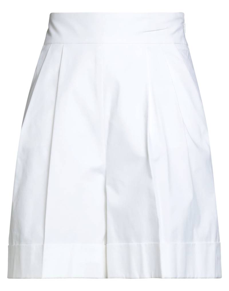 LUISA SPAGNOLI Shorts & Bermudashorts Damen Weiß von LUISA SPAGNOLI