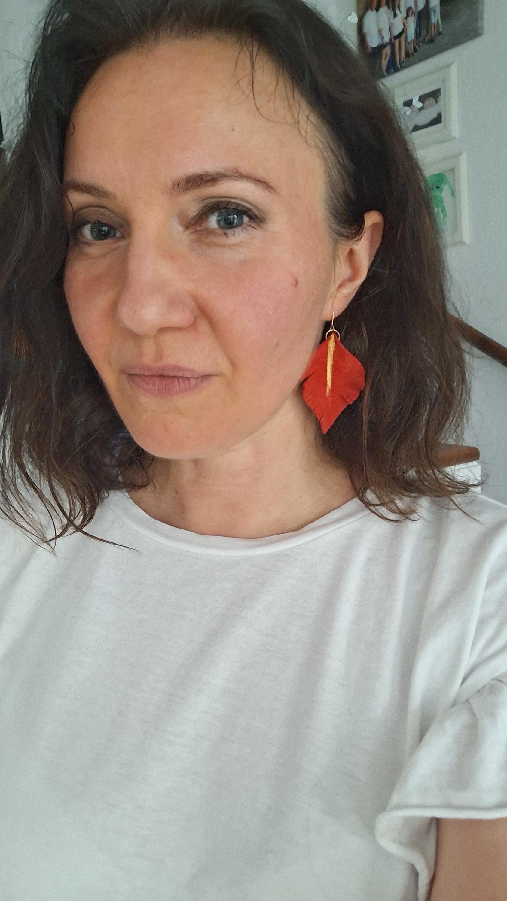 Leichte Ohrringe Aus Leder "Birkenblatt" Rot Leichte Ohrringe Aus Leder "Birkenblatt" Rot von LULABlume