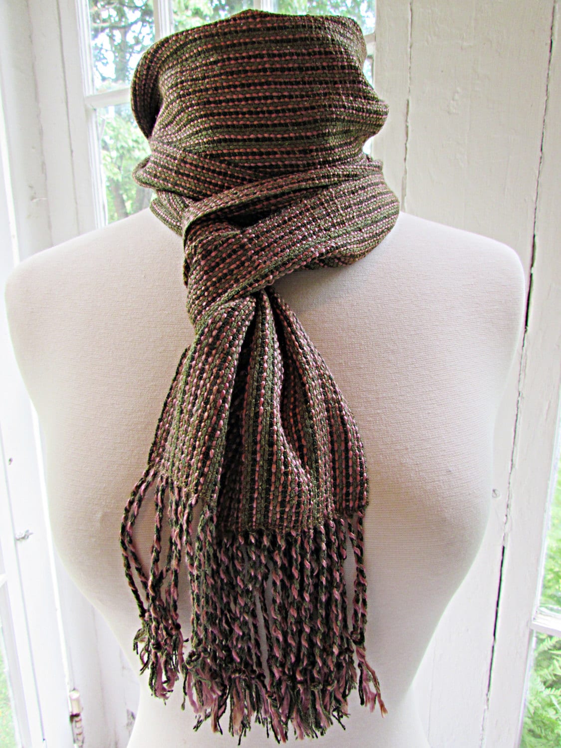 Rosa Und Grüner Tsumugi Seidenschal Rosa Und Grüner Tsumugi Seidenschal von LUMSCARVES