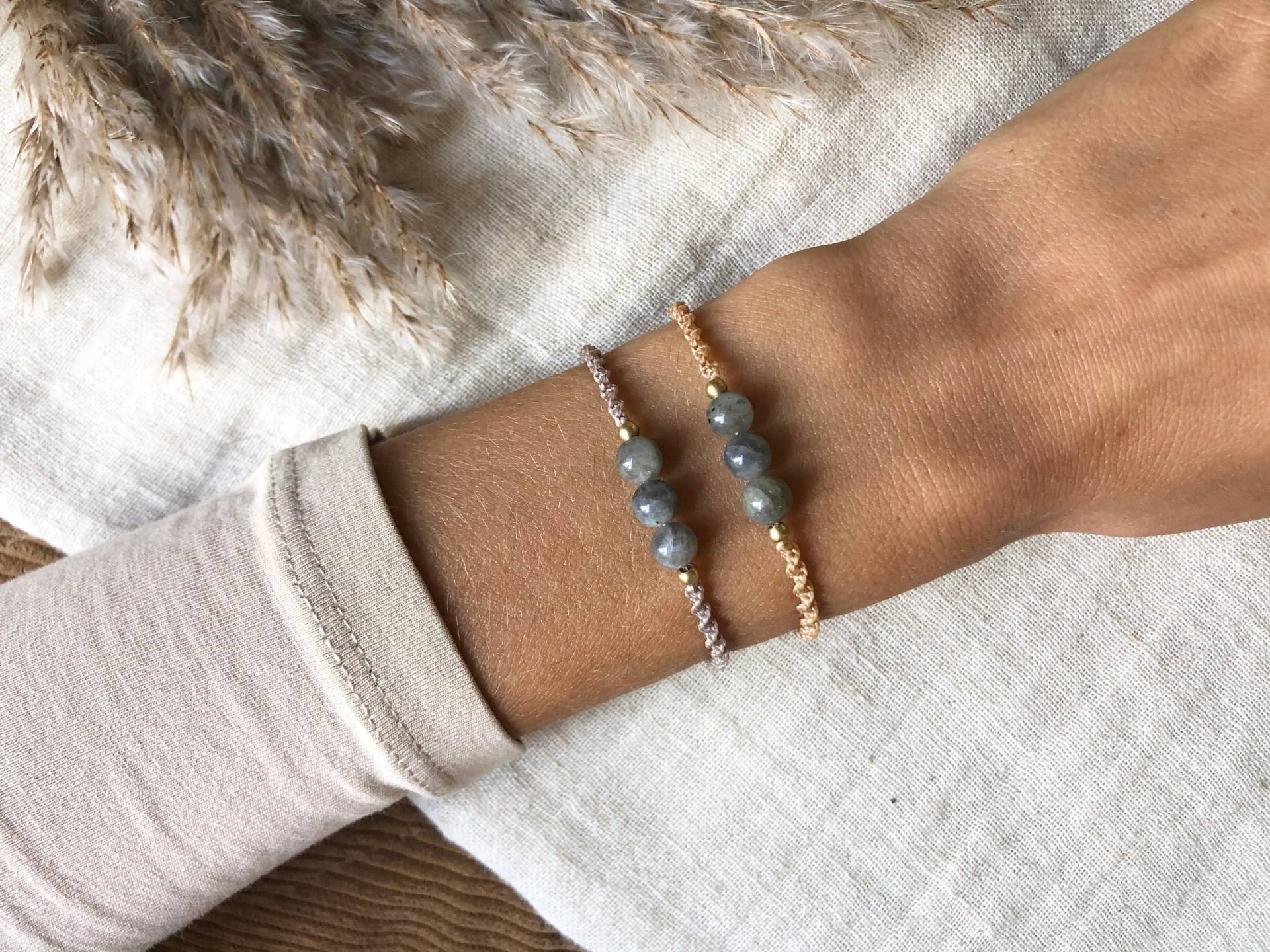 Makramee Armband Mit Labradorit Steinperlen in Vielen Farben von LUNARTSCHMUCK