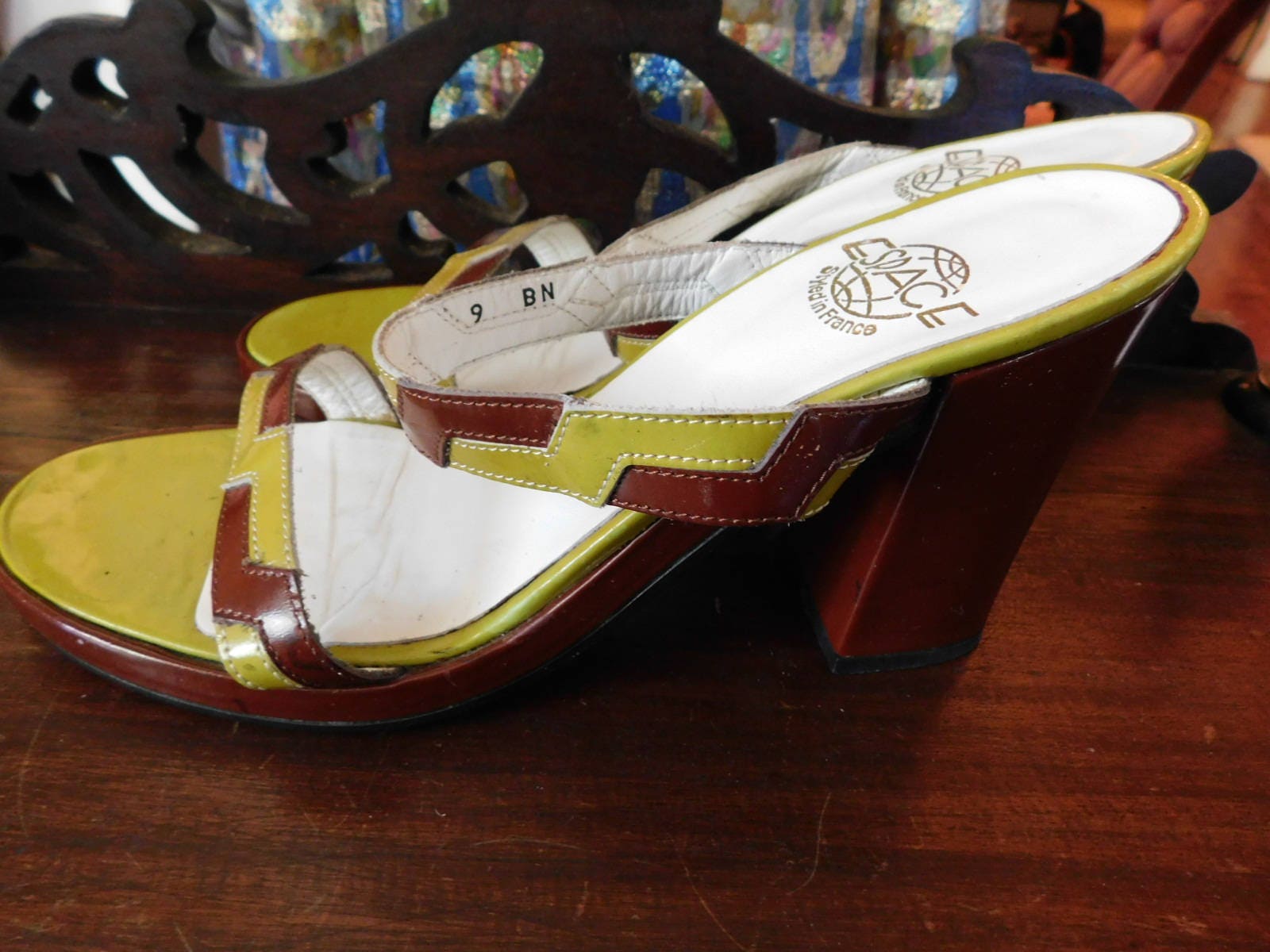 Escape Sandalen Braun Mit Grün Gr. 9 Escape Sandalen Braun Mit Grün Gr. 9 von LURABELLEBOUTIQUE