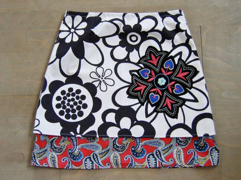 Floraler A-Linien-Rock Ikea Baumwolle, Upcycled Stickerei, Paisley Futter, Extra Small von LUREaLURE