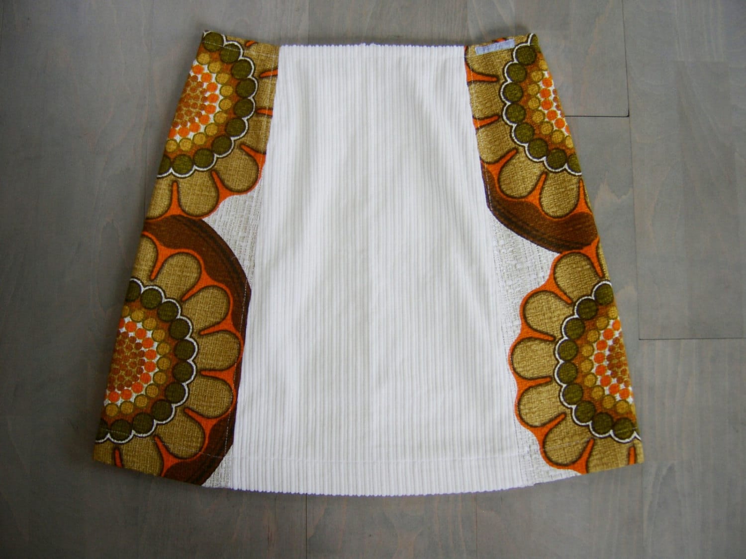 Vintage 70Er Jahre Cordrock Mit Blumenmuster, Gr.m von LUREaLURE