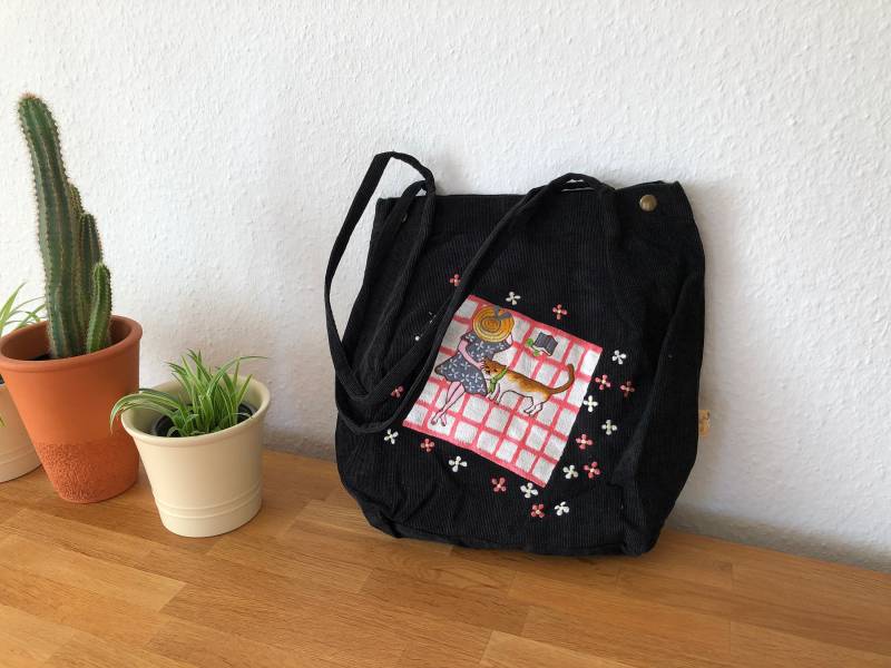 Handbestickter Cordsamtbeutel, Me & My Dog Stickerei, Schwarze Einkaufstasche Handbestickter Cordsamtbeutel, Me & My Dog Stickerei, Schwarze Einkaufstasche von LUSELECT