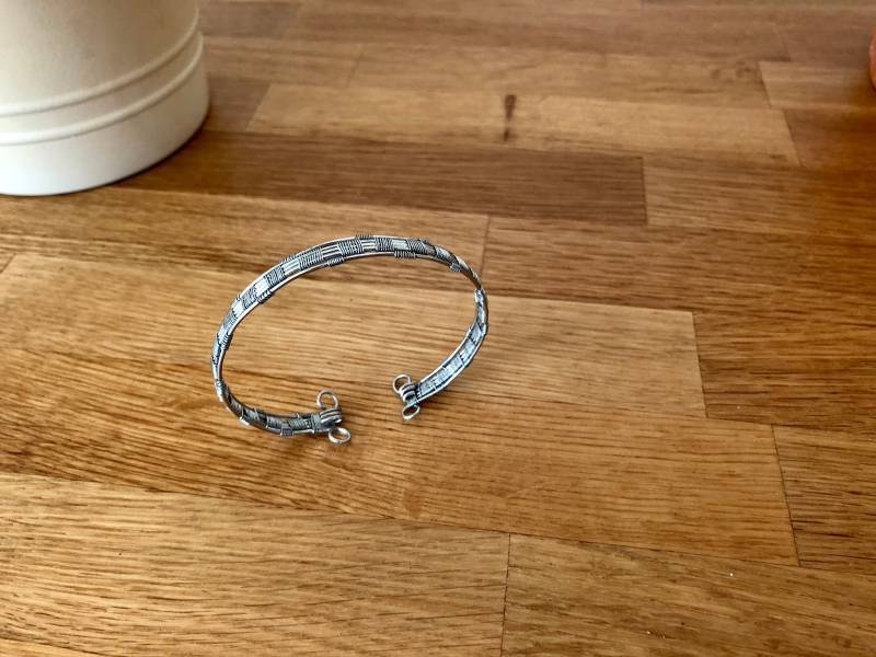 Unisex Armband Aus Kupferdraht, Verstellbare Größe, Weiße Kupferdraht Manschette Unisex Armband Aus Kupferdraht, Verstellbare Größe, Weiße Kupferdraht Manschette von LUSELECT