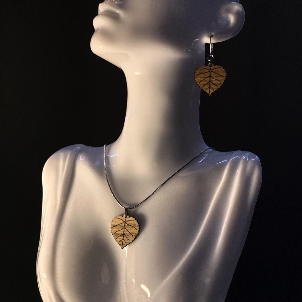 Linden Leaf Anhänger + Kette von LUSISstore