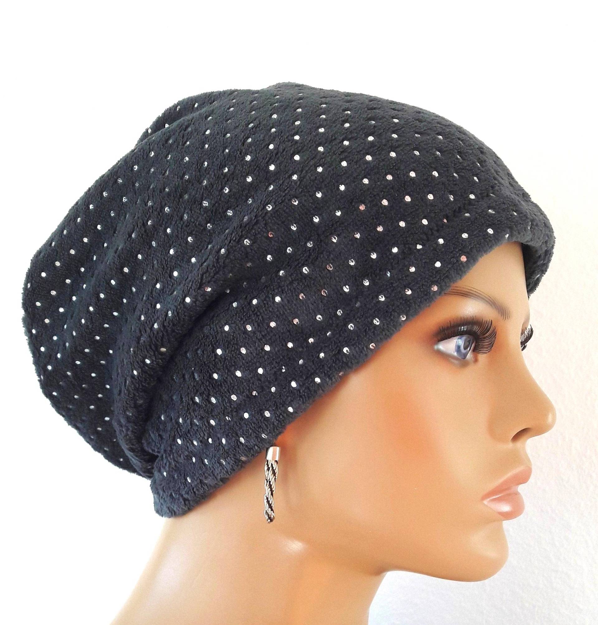 Kuschelige Kopfbedekung Beanie Mütze Dunkel Grau Silber Punkten Plüsch Chemo Alopezie Statt Perücke von LUXEKOPF