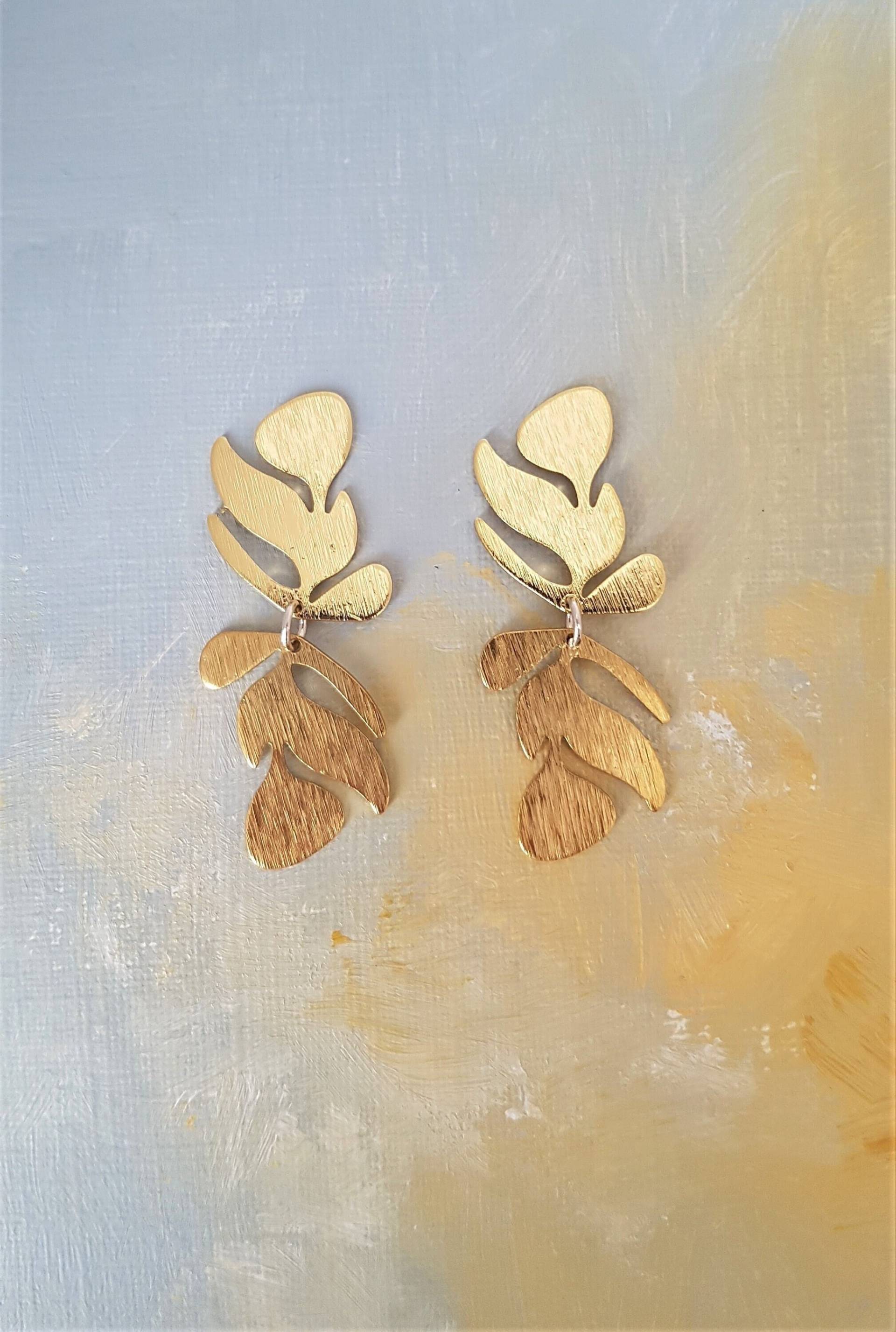 Blattgold Sommer Ohrstecker, Ginko Blatt Vergoldet, Boho Ohrringe, Modernes Schlichtes Design, Geschenk Für Sie, Brautjungfern Ohrringe von LWBijoux