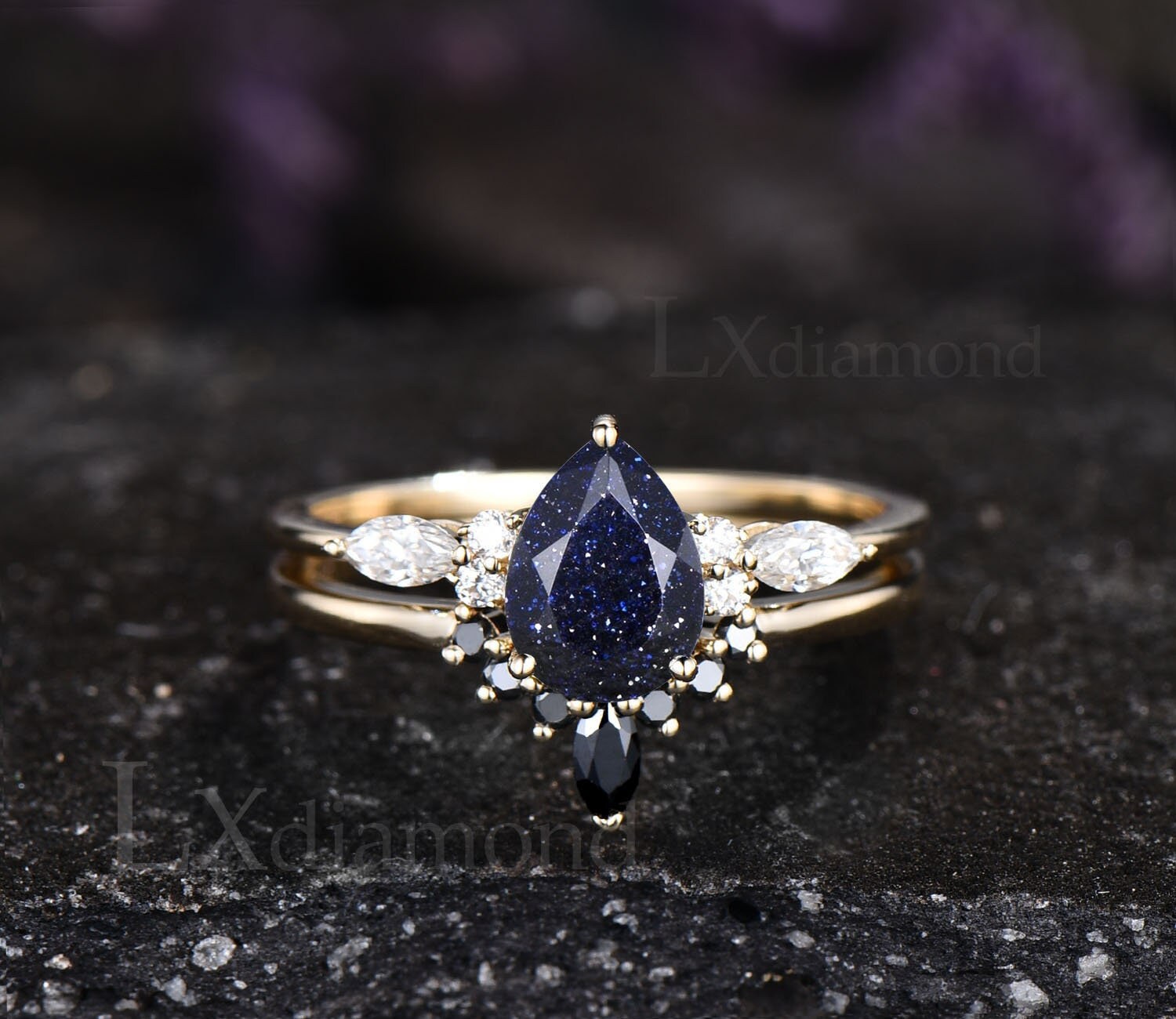 Birnenförmiger Blauer Sandstein Ring Gold Silber Unikat Verlobungsring Set Art Deco Balck Diamant Moissanit Damen von LXdiamond